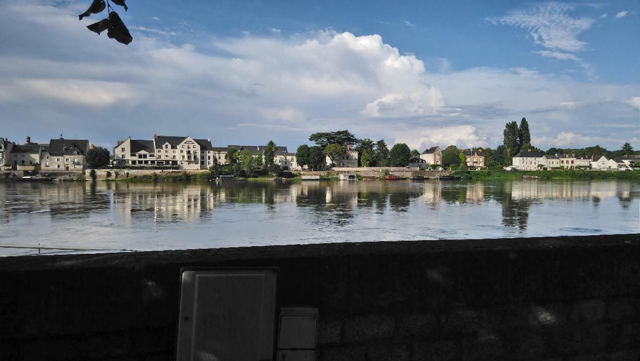 Ferienwohnung The Peaceful Corner In The Heart Of Saumur Exterior foto